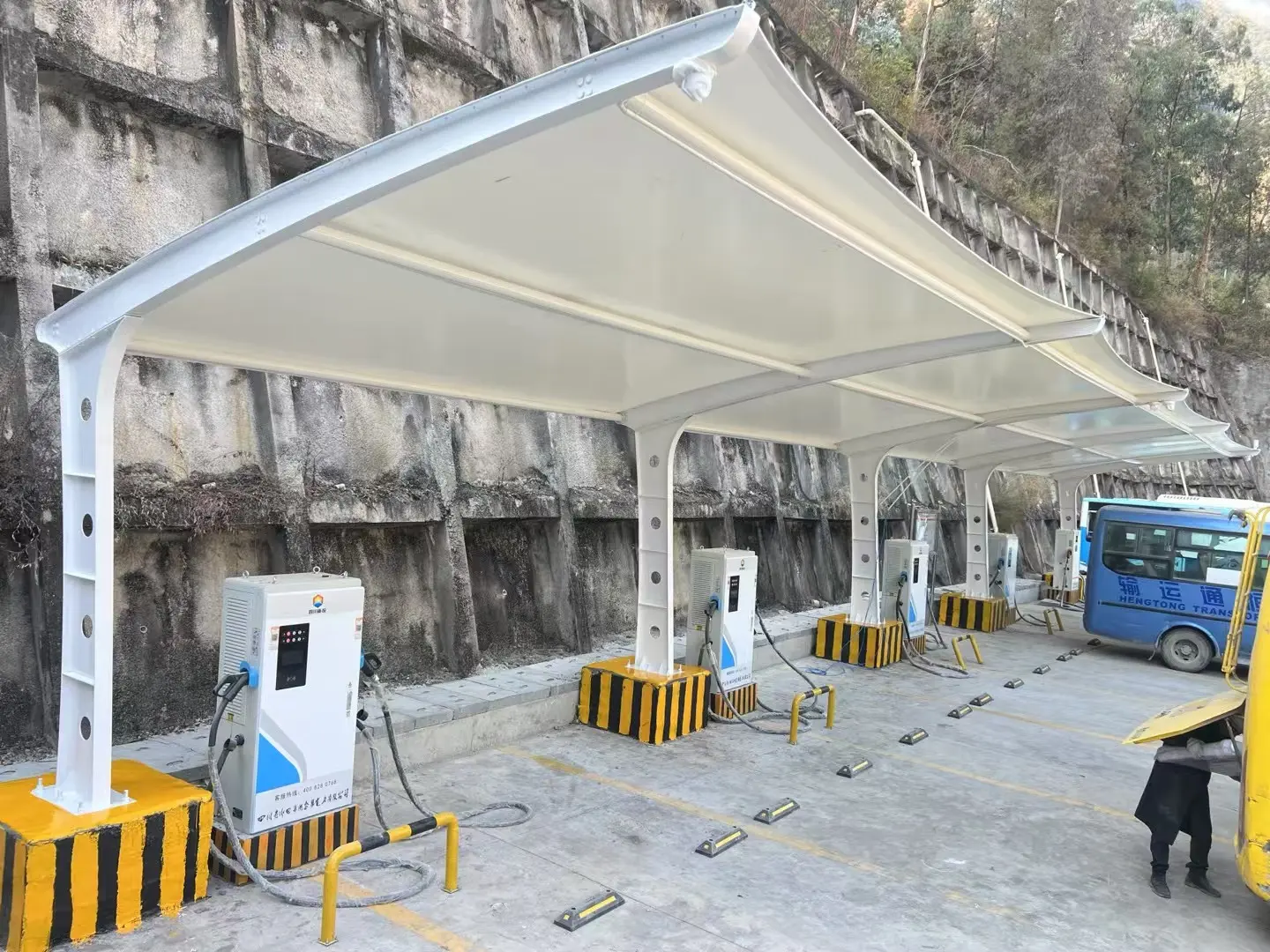 贵州正安园区停车棚采购:为什么“省”在前面的钱,最后都花在了后面?